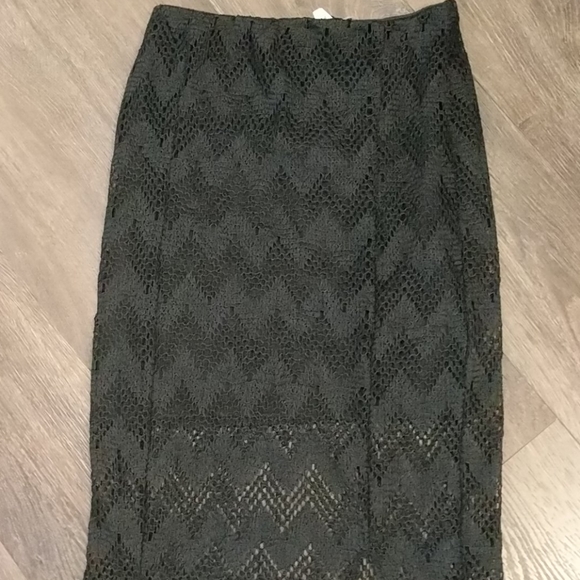 NWT La class blk crochet double slit skirt - Picture 2 of 6